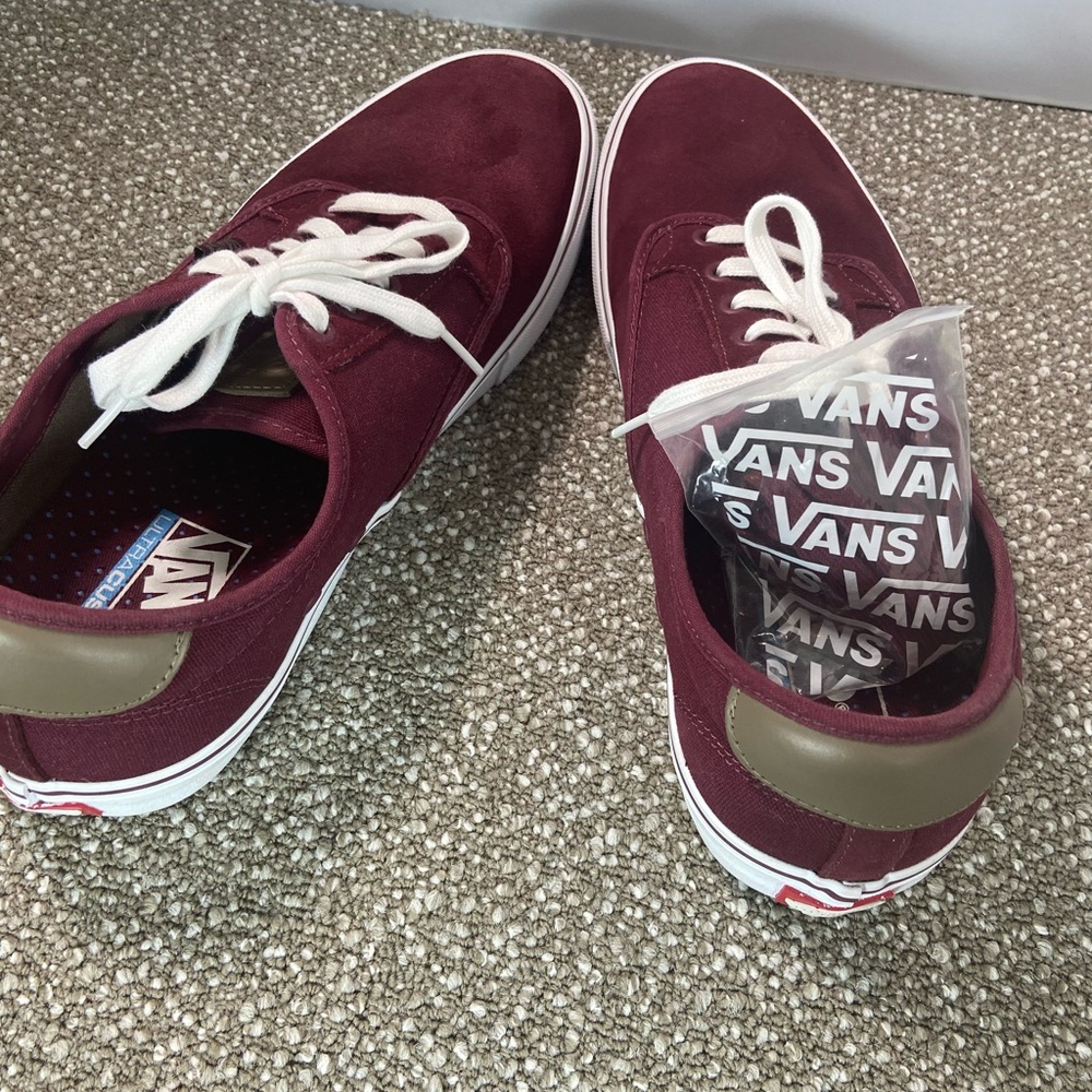 Men's Van’s Tennis Maroon Athletic Shoes with White Laces New with Box. Size 13 - Picture 2 of 5